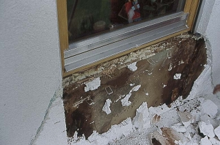 Der Totalschaden (Fenstereinbau)  nach 7 Jahren